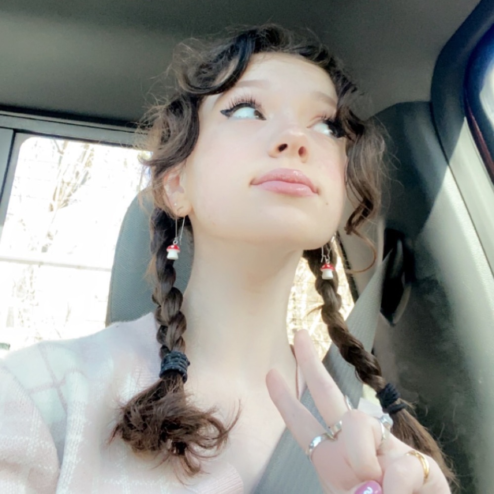 Meet your Posher, Aida